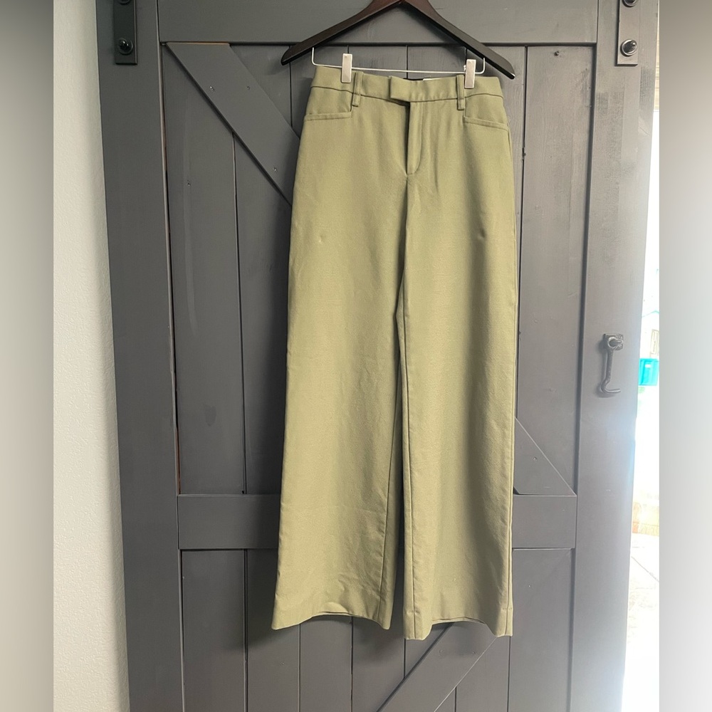 Banana Republic Olive Green Men's Wide-Leg Chinos